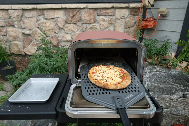 This Top Chef-Approved Outdoor Oven Deserves a Spot on Your Patio