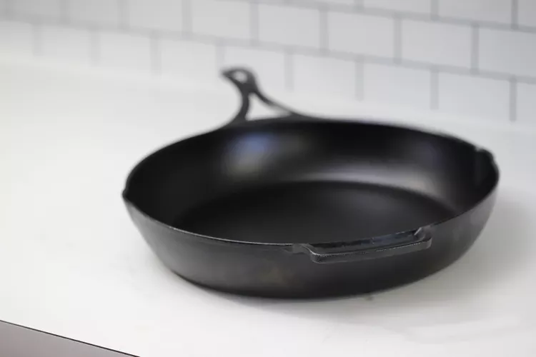 Lodge Blacklock *39* 12-Inch Triple Seasoned Cast Iron Skillet Review